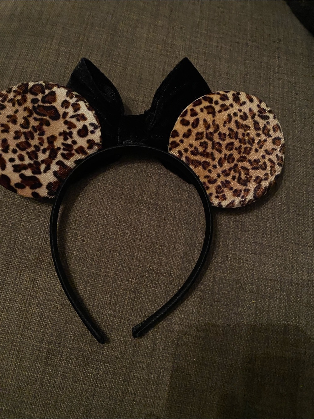 Disney Safari Leopard Print Minnie Ears Headband with Black Bow - Picture 2 of 5